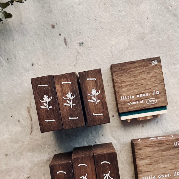 somesortof.fern Vintage Stamp, Letters and Blooms | 羊君 復古印章，字母與薊花