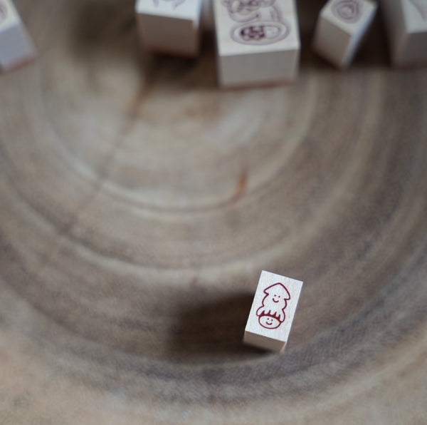 Littlelu Stamp, Food