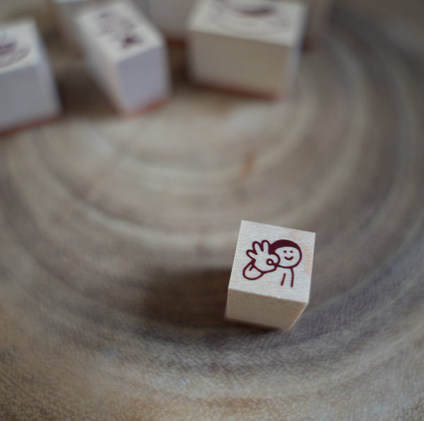 Littlelu Stamp, Mood