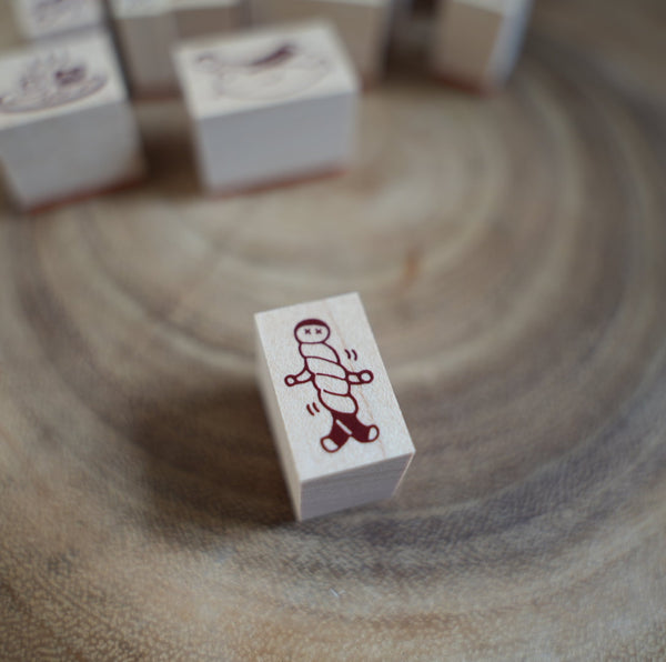 Littlelu Stamp, Mood