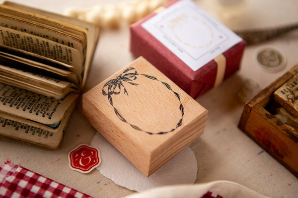 Ours Stamp, Oval Ribbon Frame | 漢克 x 庫巴印章 蝴蝶結圈